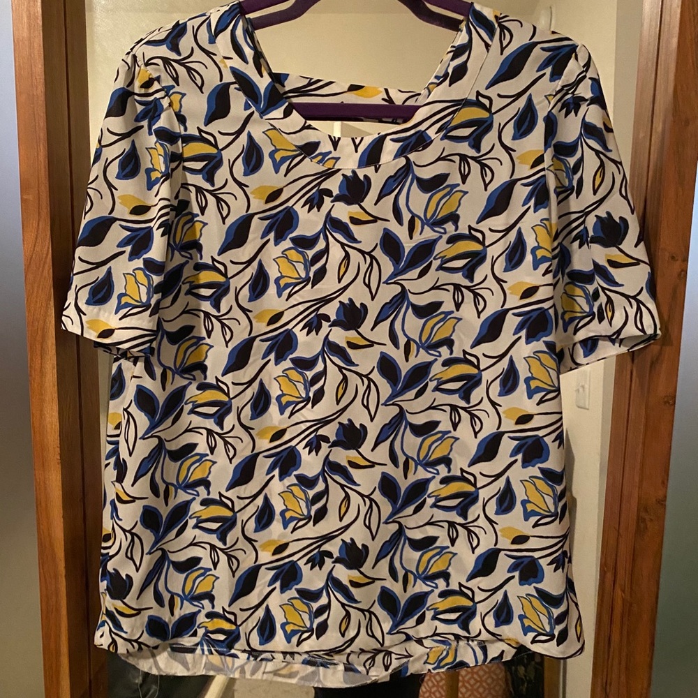 Halogen V-Back Top